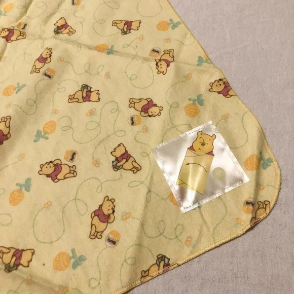 Winnie  the Pooh Baby Swaddles and Hooded Baby Towel Classic Pooh Disney Baby - Picture 14 of 16